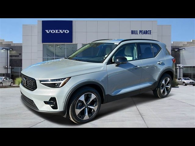 2025 Volvo XC40 Plus Dark Theme