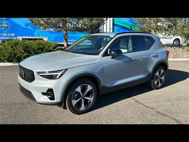 2025 Volvo XC40 Plus Dark Theme