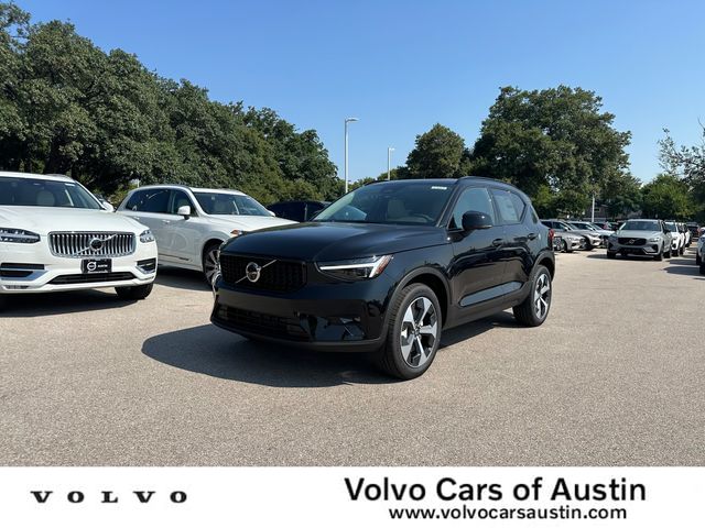 2025 Volvo XC40 Plus Dark Theme