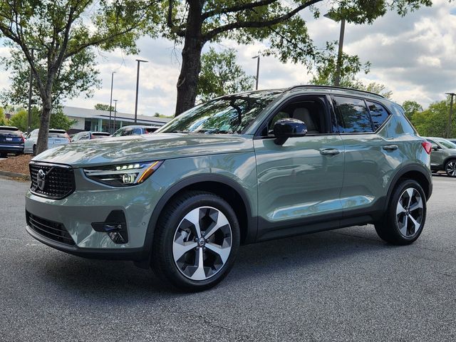 2025 Volvo XC40 Plus Dark Theme