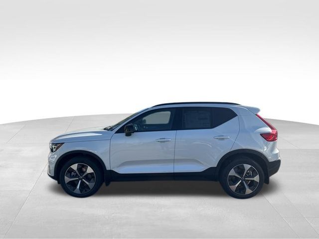 2025 Volvo XC40 Plus Dark Theme