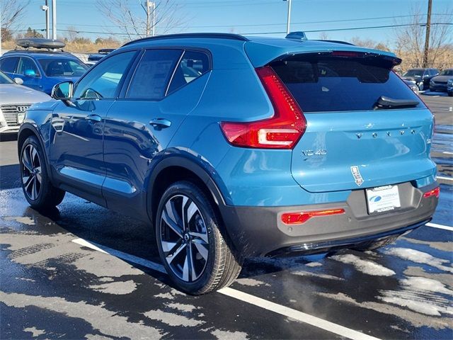 2025 Volvo XC40 Plus Dark Theme