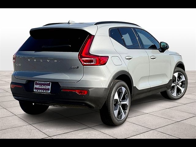 2025 Volvo XC40 Plus Dark Theme