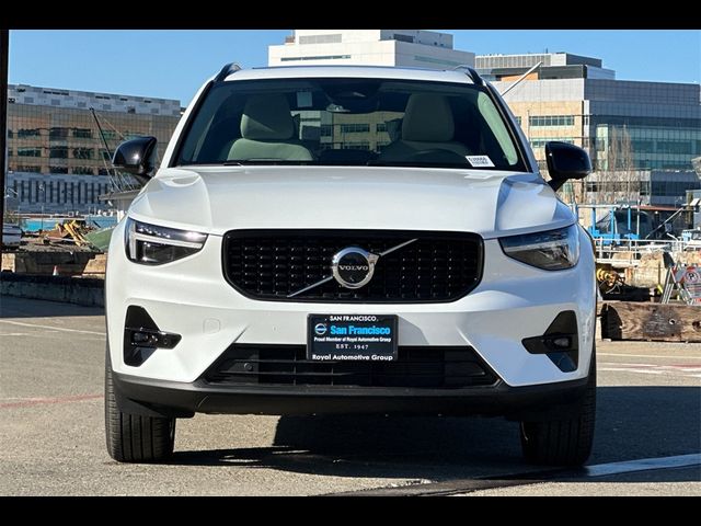 2025 Volvo XC40 Plus Dark Theme