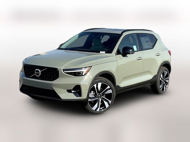 2025 Volvo XC40 Plus Dark Theme