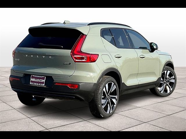 2025 Volvo XC40 Plus Dark Theme