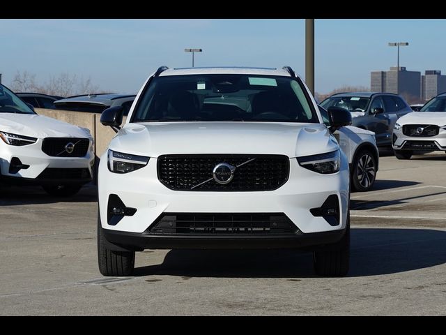 2025 Volvo XC40 Plus Dark Theme