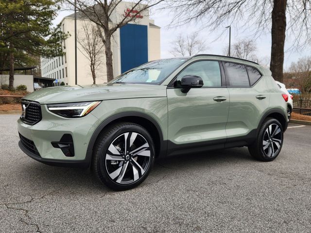 2025 Volvo XC40 Plus Dark Theme