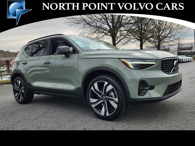 2025 Volvo XC40 Plus Dark Theme