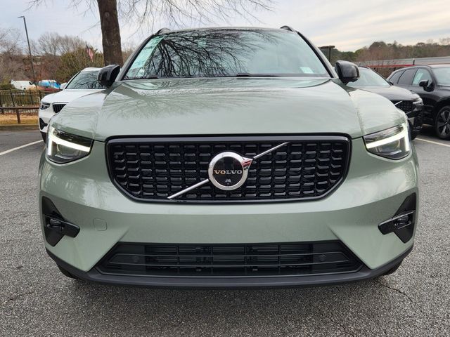 2025 Volvo XC40 Plus Dark Theme