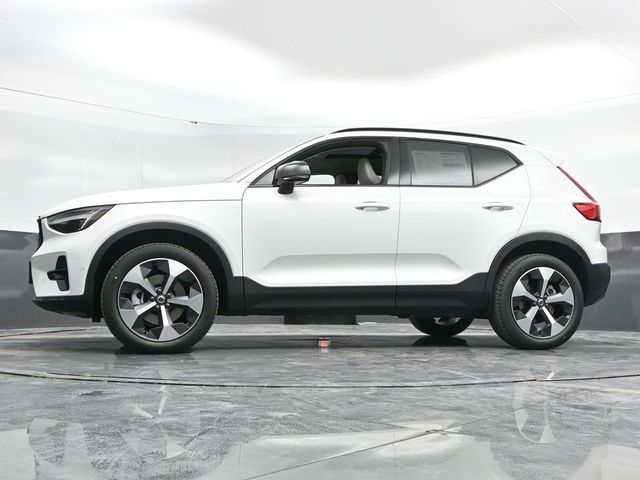 2025 Volvo XC40 Plus Dark Theme