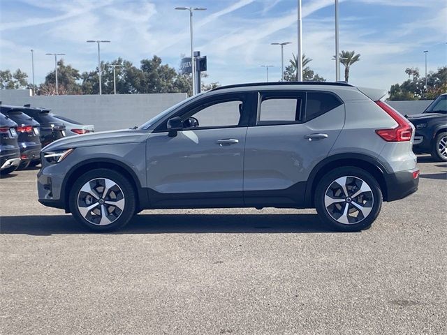 2025 Volvo XC40 Plus Dark Theme