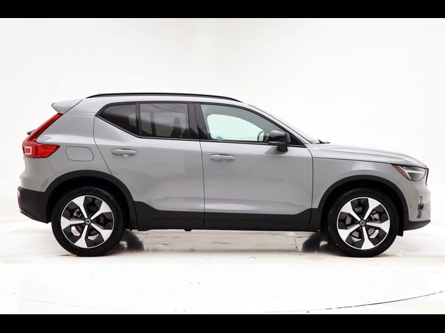 2025 Volvo XC40 Plus Dark Theme