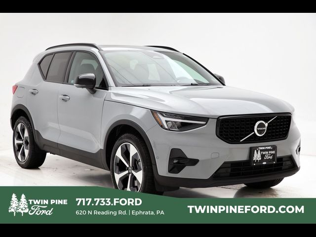 2025 Volvo XC40 Plus Dark Theme
