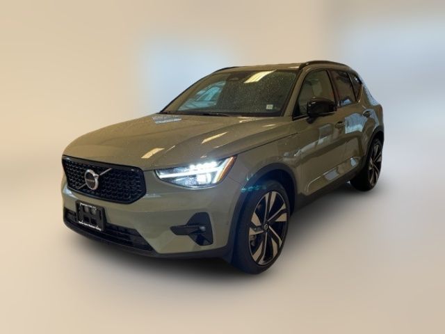 2025 Volvo XC40 Plus Dark Theme