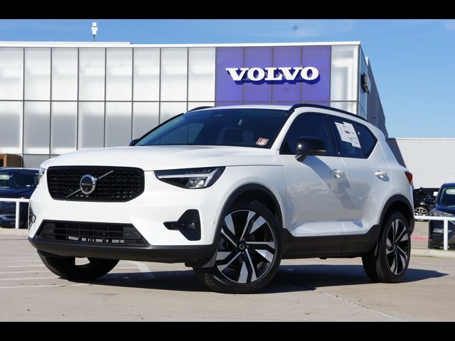 2025 Volvo XC40 Plus Dark Theme