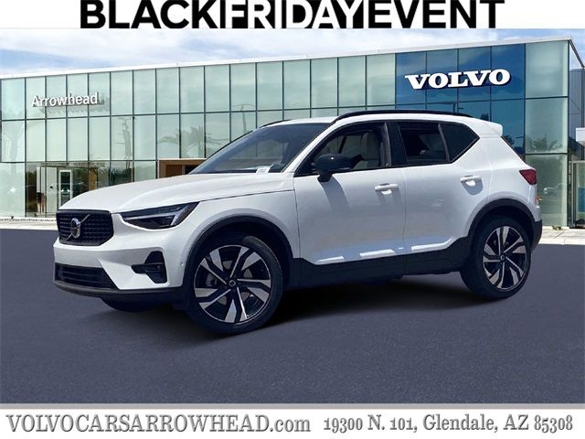 2025 Volvo XC40 Plus Dark Theme