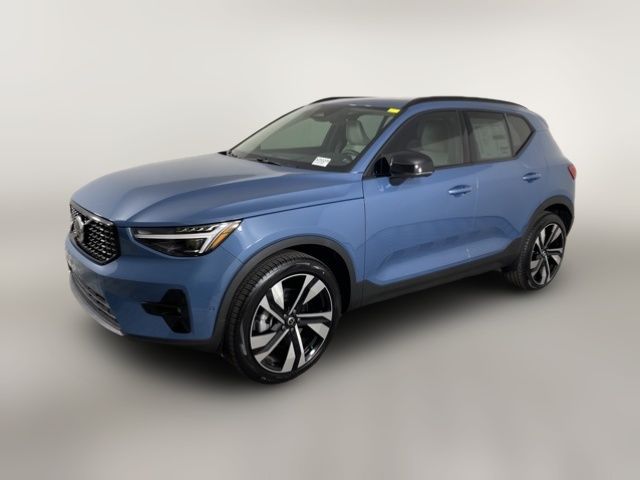 2025 Volvo XC40 Plus Dark Theme