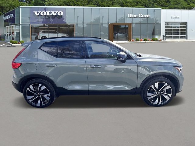 2025 Volvo XC40 Plus Dark Theme