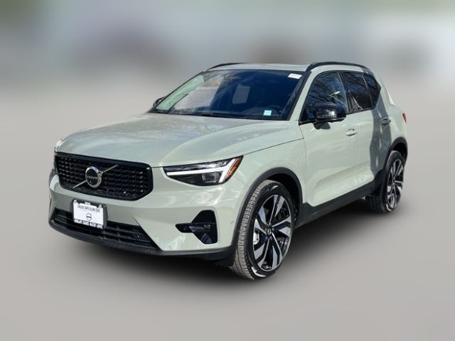 2025 Volvo XC40 Plus Dark Theme