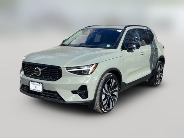 2025 Volvo XC40 Plus Dark Theme