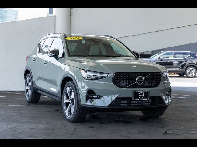 2025 Volvo XC40 Plus Dark Theme