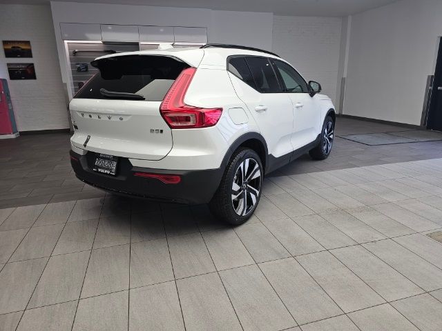 2025 Volvo XC40 Plus Dark Theme