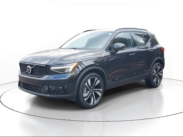 2025 Volvo XC40 Plus Dark Theme