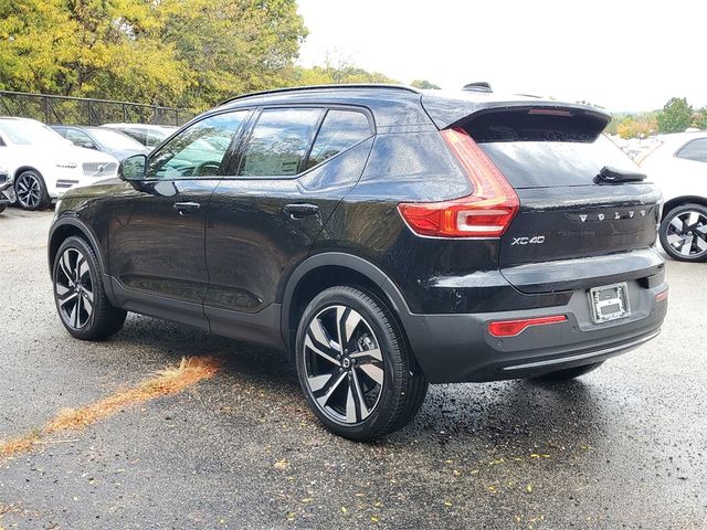 2025 Volvo XC40 Plus Dark Theme