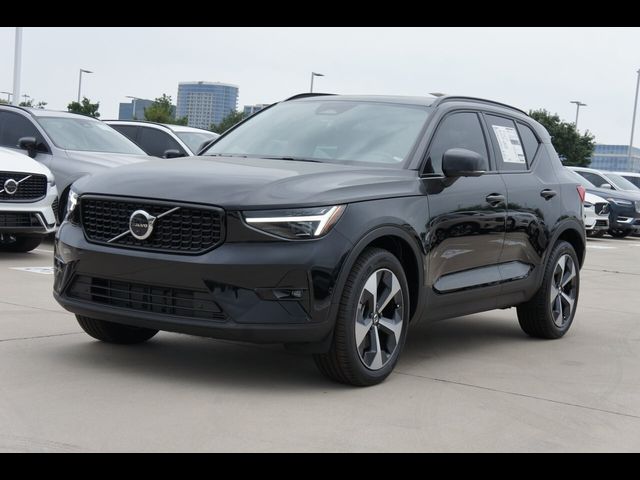 2025 Volvo XC40 Plus Dark Theme