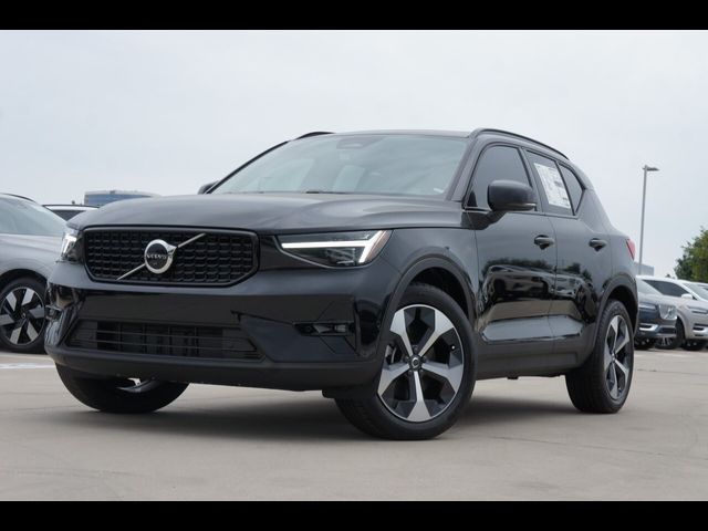 2025 Volvo XC40 Plus Dark Theme