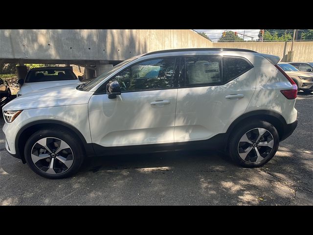 2025 Volvo XC40 Plus Dark Theme