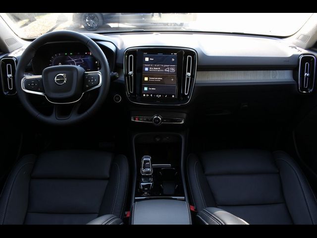 2025 Volvo XC40 Plus Dark Theme