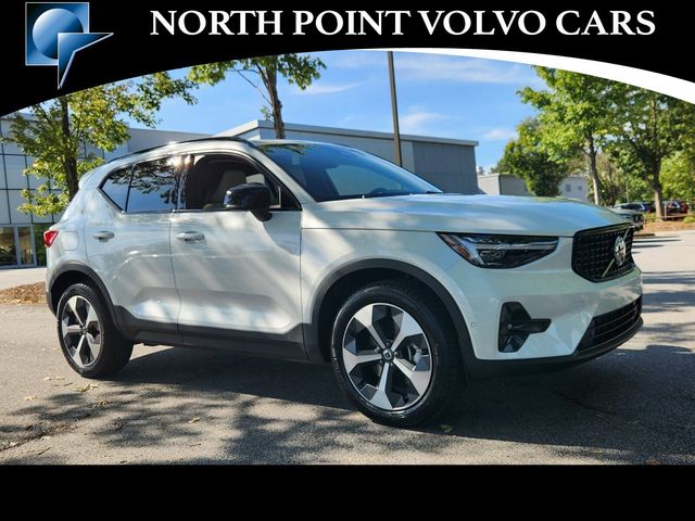 2025 Volvo XC40 Plus Dark Theme