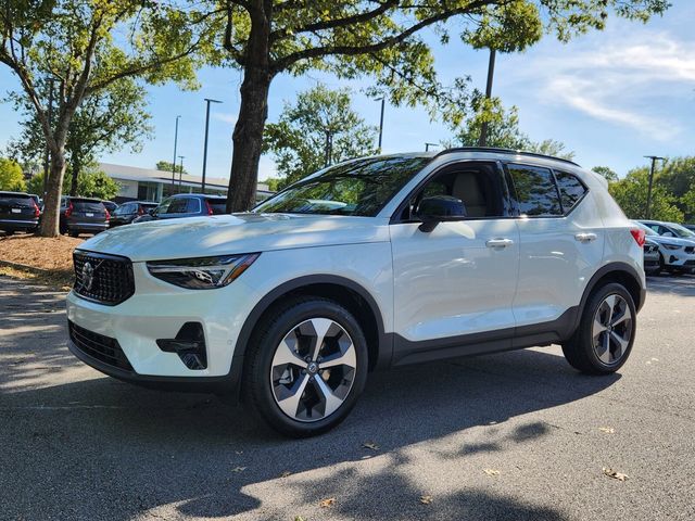 2025 Volvo XC40 Plus Dark Theme