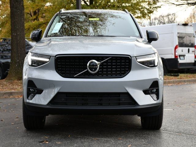 2025 Volvo XC40 Plus Dark Theme