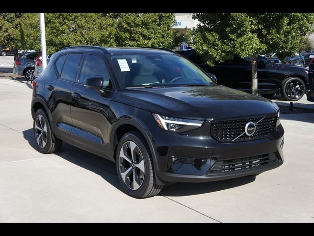 2025 Volvo XC40 Plus Dark Theme