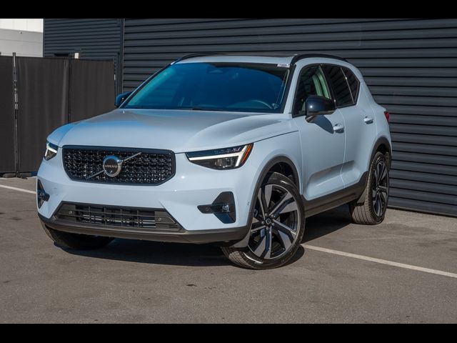 2025 Volvo XC40 Plus Dark Theme