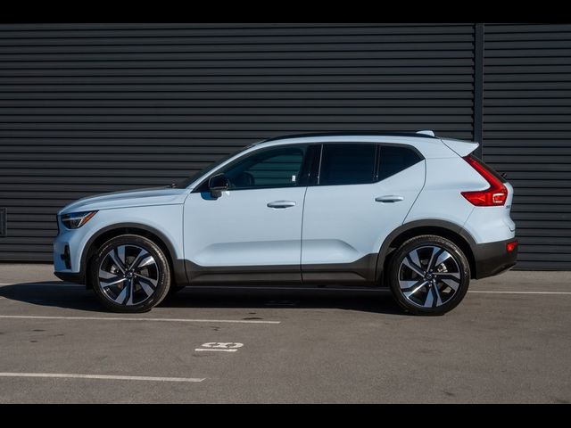 2025 Volvo XC40 Plus Dark Theme