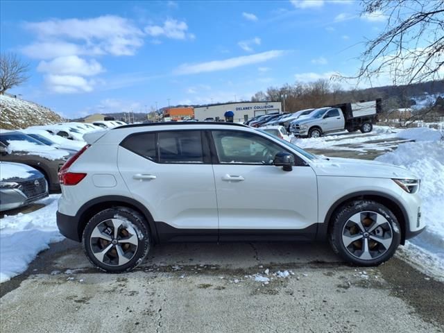 2025 Volvo XC40 Plus Dark Theme