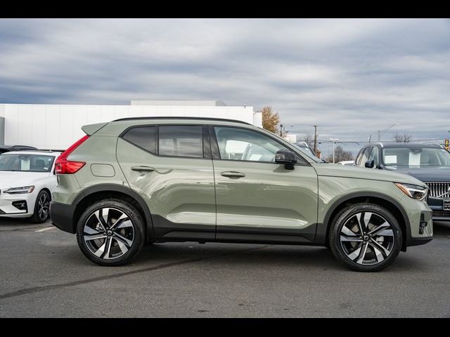 2025 Volvo XC40 Plus Dark Theme