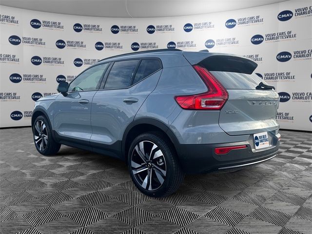 2025 Volvo XC40 Plus Dark Theme