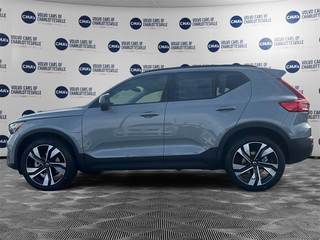 2025 Volvo XC40 Plus Dark Theme