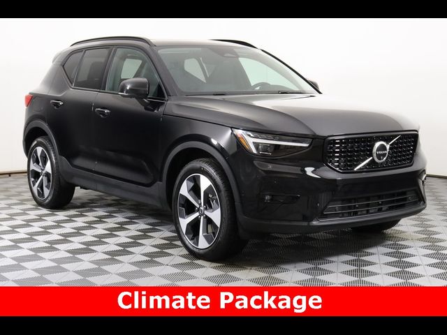 2025 Volvo XC40 Plus Dark Theme