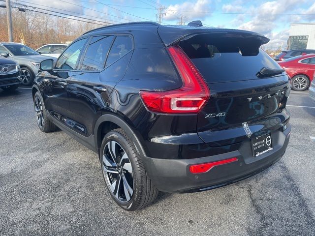 2025 Volvo XC40 Plus Dark Theme