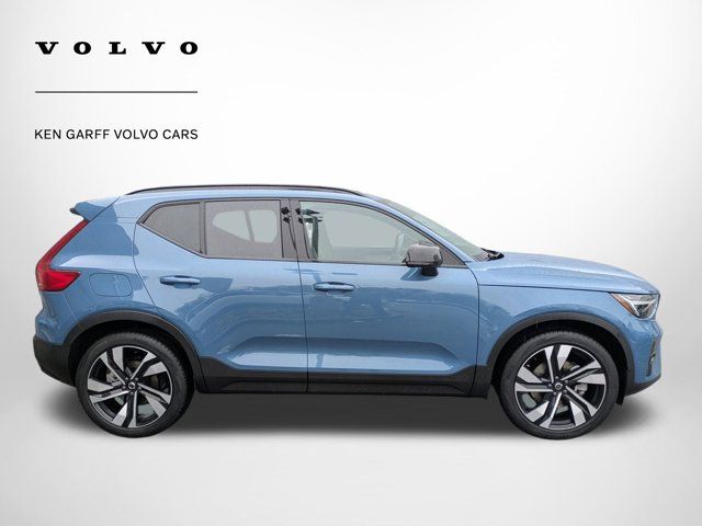 2025 Volvo XC40 Plus Dark Theme