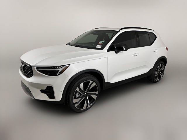 2025 Volvo XC40 Plus Dark Theme