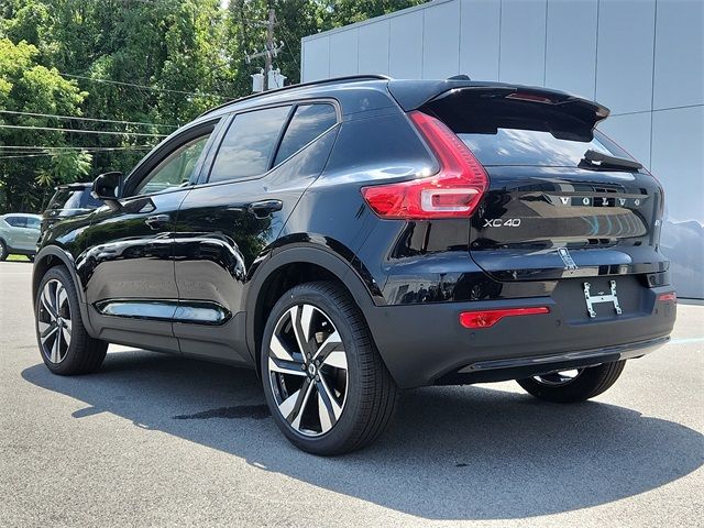 2025 Volvo XC40 Plus Dark Theme