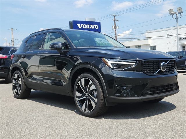 2025 Volvo XC40 Plus Dark Theme