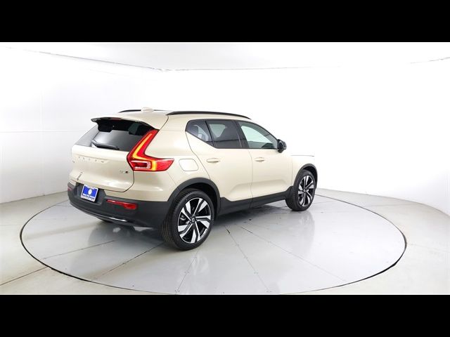 2025 Volvo XC40 Plus Dark Theme